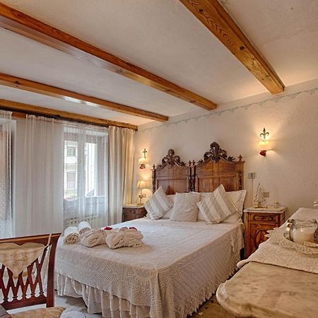 Le Coeur Du Pont Hotell Donnaz Eksteriør bilde