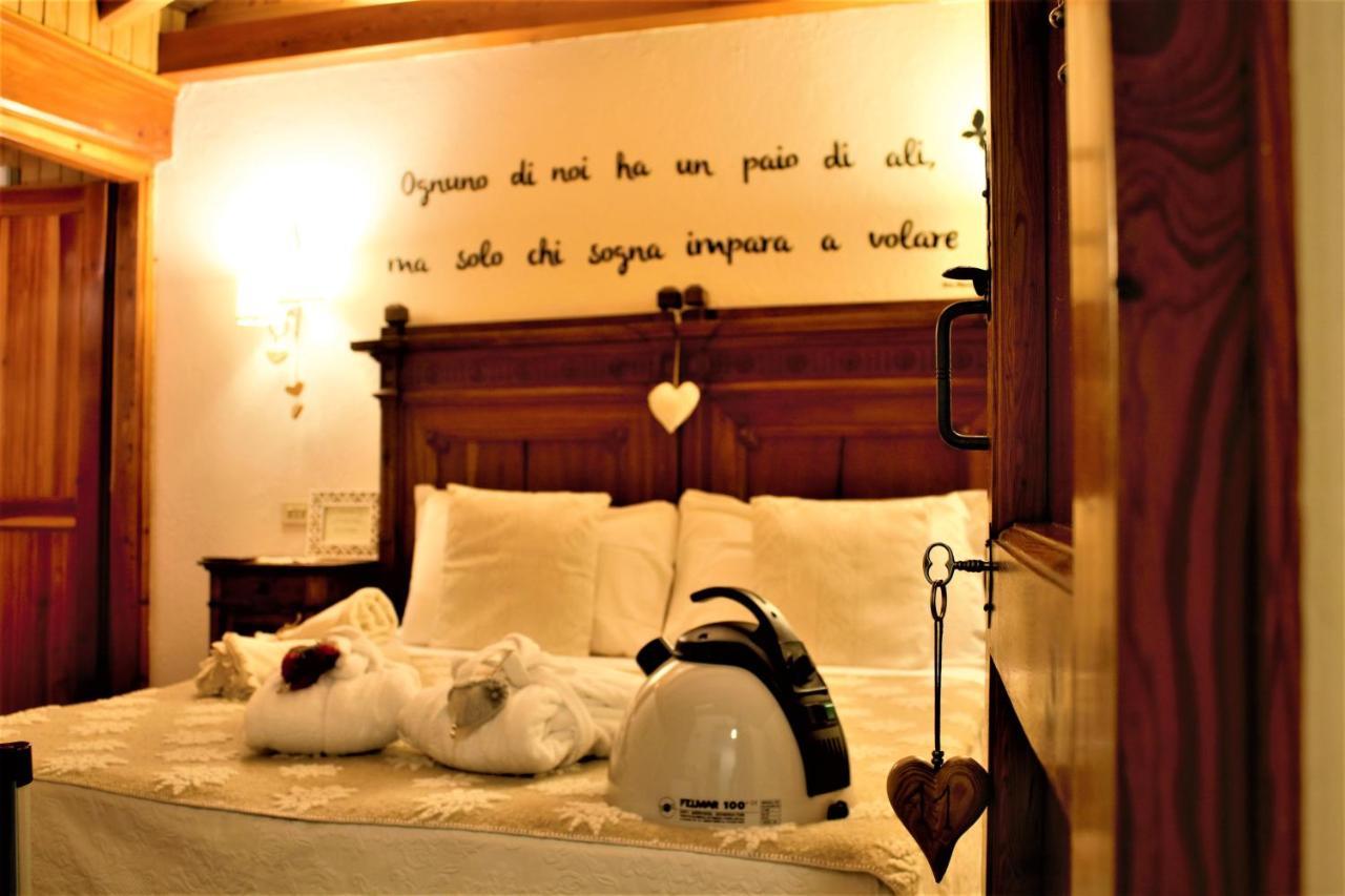 Le Coeur Du Pont Hotell Donnaz Eksteriør bilde