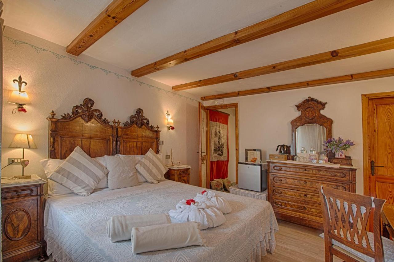 Le Coeur Du Pont Hotell Donnaz Eksteriør bilde